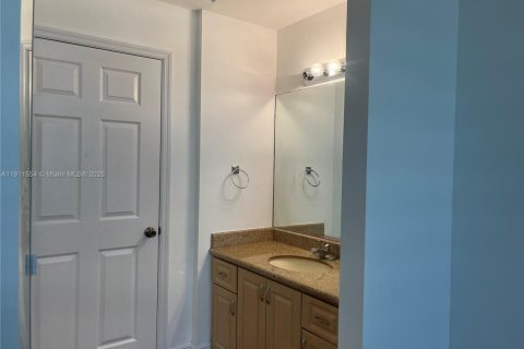 Снять в аренду кондоминиум в Майами, Флорида 1 спальня, 65.4м2, № 1969776 - фото 4