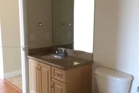 Снять в аренду кондоминиум в Майами, Флорида 1 спальня, 65.4м2, № 1969776 - фото 9