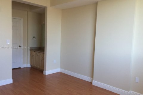 Снять в аренду кондоминиум в Майами, Флорида 1 спальня, 65.4м2, № 1969776 - фото 8