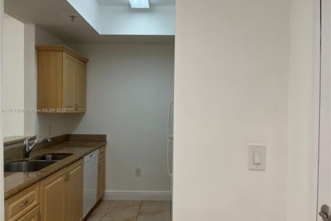 Снять в аренду кондоминиум в Майами, Флорида 1 спальня, 65.4м2, № 1969776 - фото 11