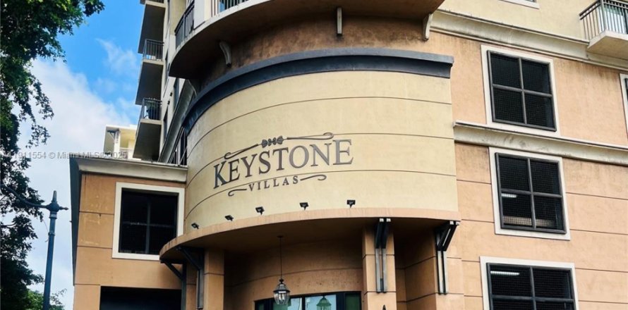 Кондоминиум с 1 спальней в Майами, Флорида № 1969776