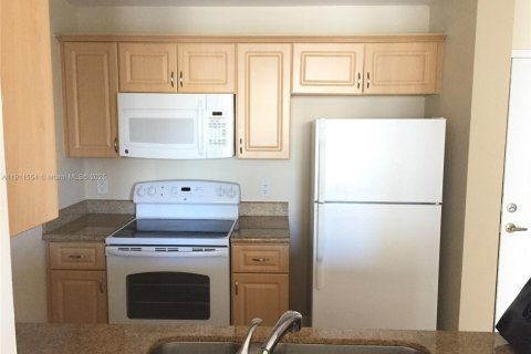 Снять в аренду кондоминиум в Майами, Флорида 1 спальня, 65.4м2, № 1969776 - фото 12