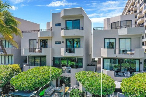 Adosado en alquiler en Key Biscayne, Florida, 4 dormitorios, 285.67 m2 № 2034143 - foto 3