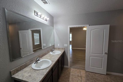 House in Winter Haven, Florida 4 bedrooms, 171.13 sq.m. № 2377791 - photo 15