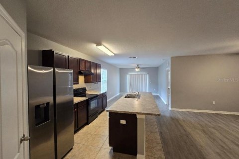 House in Winter Haven, Florida 4 bedrooms, 171.13 sq.m. № 2377791 - photo 7