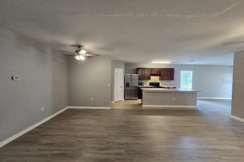 House in Winter Haven, Florida 4 bedrooms, 171.13 sq.m. № 2377791 - photo 4