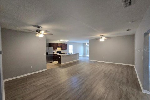 House in Winter Haven, Florida 4 bedrooms, 171.13 sq.m. № 2377791 - photo 2