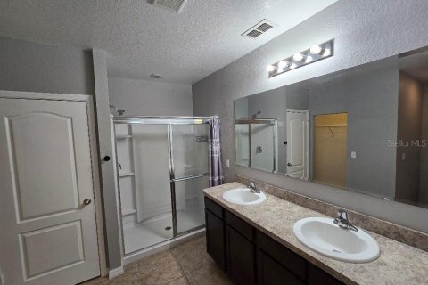 House in Winter Haven, Florida 4 bedrooms, 171.13 sq.m. № 2377791 - photo 13