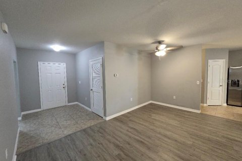 House in Winter Haven, Florida 4 bedrooms, 171.13 sq.m. № 2377791 - photo 3
