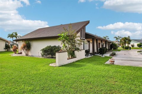 Copropriété à vendre à Sun City Center, Floride: 2 chambres, 92.16 m2 № 2258487 - photo 25