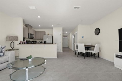 Adosado en venta en Davenport, Florida, 3 dormitorios, 140.75 m2 № 2215917 - foto 2