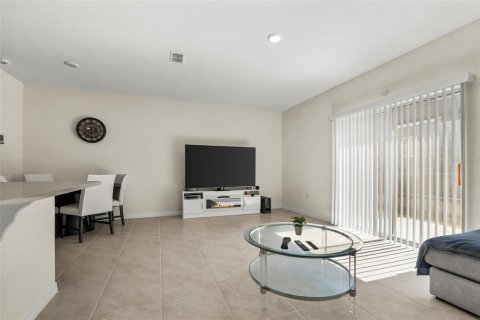 Adosado en venta en Davenport, Florida, 3 dormitorios, 140.75 m2 № 2215917 - foto 6