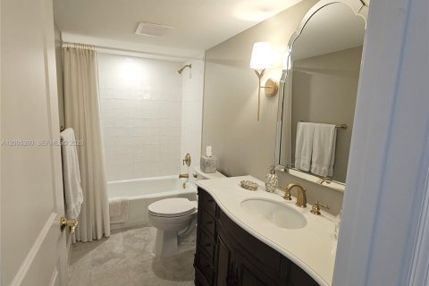 Condo in Boca Raton, Florida, 2 bedrooms № 2070543 - photo 21