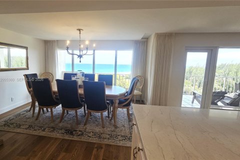Condo in Boca Raton, Florida, 2 bedrooms № 2070543 - photo 11