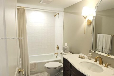 Condo in Boca Raton, Florida, 2 bedrooms № 2070543 - photo 19