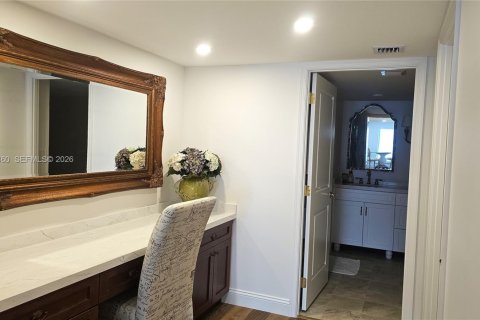 Condo in Boca Raton, Florida, 2 bedrooms № 2070543 - photo 27