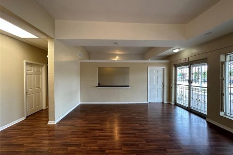 Immobilier commercial à louer à DeLand, Floride: 192.12 m2 № 2381049 - photo 2