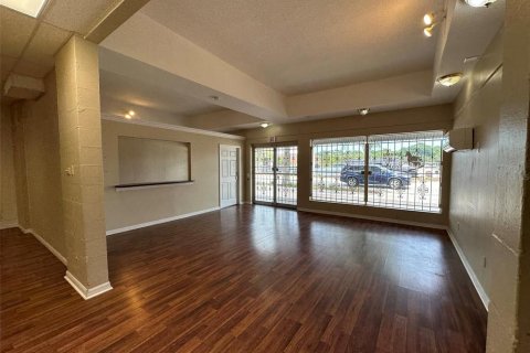 Immobilier commercial à louer à DeLand, Floride: 192.12 m2 № 2381049 - photo 4