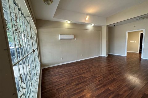 Immobilier commercial à louer à DeLand, Floride: 192.12 m2 № 2381049 - photo 8