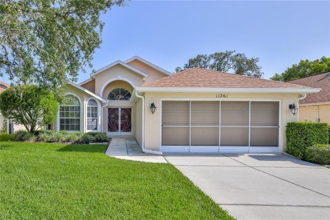House in Spring Hill, Florida 3 bedrooms, 159.61 sq.m. № 2201079