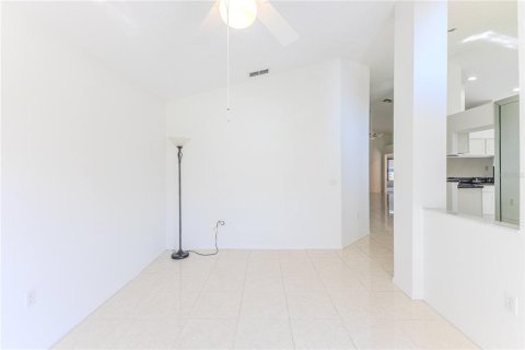 House in Spring Hill, Florida 3 bedrooms, 159.61 sq.m. № 2201079 - photo 10