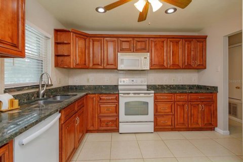 Casa en venta en Altamonte Springs, Florida, 5 dormitorios, 226.77 m2 № 1508440 - foto 7