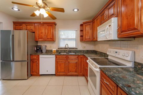 Casa en venta en Altamonte Springs, Florida, 5 dormitorios, 226.77 m2 № 1508440 - foto 8