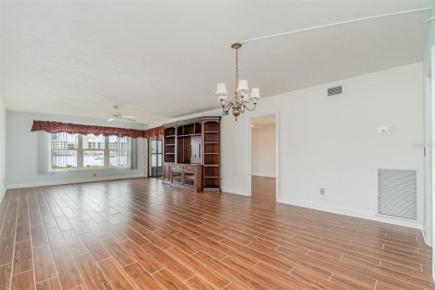 Купить кондоминиум в Кейп-Корал, Флорида 6 комнат, 140.65м2, № 1631124 - фото 4