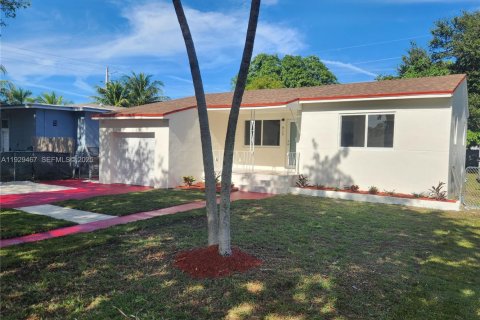 Casa en North Miami, Florida 2 dormitorios, 94.67 m2 № 1988760