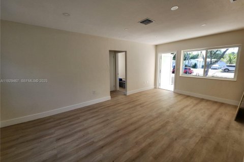 Casa en venta en North Miami, Florida, 2 dormitorios, 94.67 m2 № 1988760 - foto 10