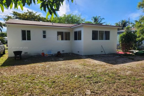 Casa en venta en North Miami, Florida, 2 dormitorios, 94.67 m2 № 1988760 - foto 13