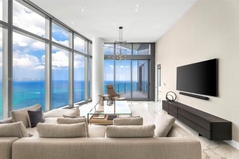 Condominio en venta en Sunny Isles Beach, Florida, 3 dormitorios, 286.14 m2 № 2008502 - foto 2