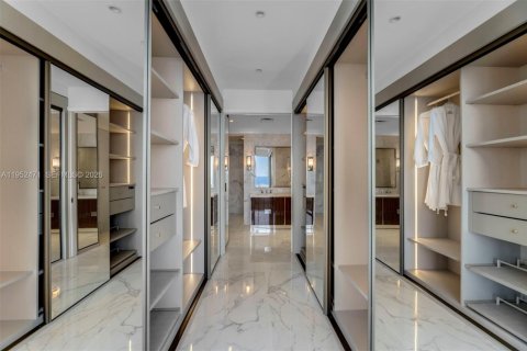 Condominio en venta en Sunny Isles Beach, Florida, 3 dormitorios, 286.14 m2 № 2008502 - foto 10