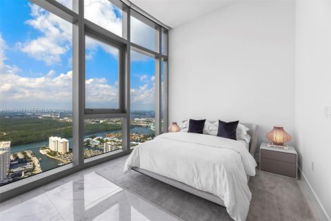 Condominio en venta en Sunny Isles Beach, Florida, 3 dormitorios, 286.14 m2 № 2008502 - foto 21