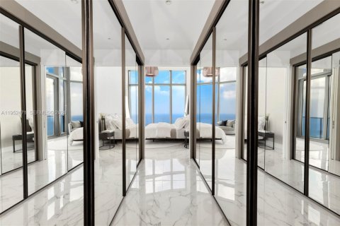 Condominio en venta en Sunny Isles Beach, Florida, 3 dormitorios, 286.14 m2 № 2008502 - foto 7