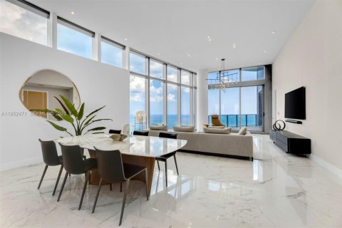 Condominio en venta en Sunny Isles Beach, Florida, 3 dormitorios, 286.14 m2 № 2008502 - foto 12