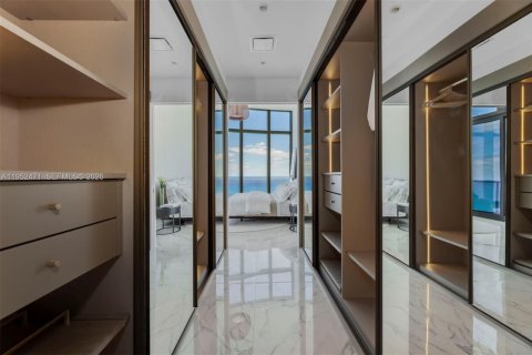 Condominio en venta en Sunny Isles Beach, Florida, 3 dormitorios, 286.14 m2 № 2008502 - foto 8