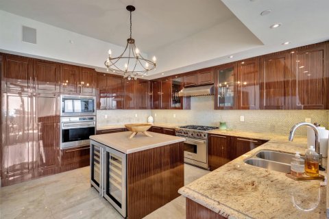 Condo in Riviera Beach, Florida, 3 bedrooms  № 2250052 - photo 24