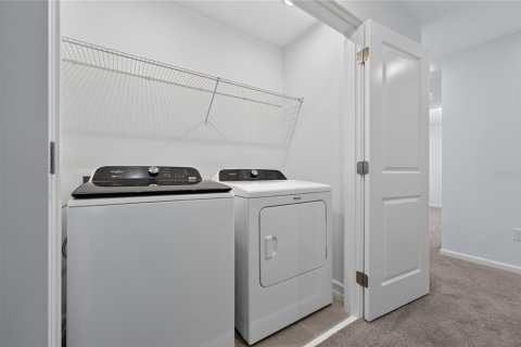Townhouse in Orlando, Florida 4 bedrooms, 155.89 sq.m. № 2279980 - photo 12