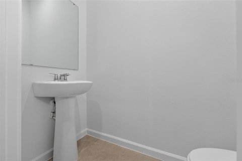Townhouse in Orlando, Florida 4 bedrooms, 155.89 sq.m. № 2279980 - photo 11