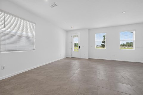 Townhouse in Orlando, Florida 4 bedrooms, 155.89 sq.m. № 2279980 - photo 5