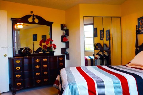 Condominio en venta en Pembroke Pines, Florida, 2 dormitorios, 102.19 m2 № 1842670 - foto 29