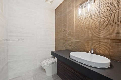 Купить виллу или дом в Майами, Флорида 4 спальни, 390.19м2, № 2017222 - фото 29