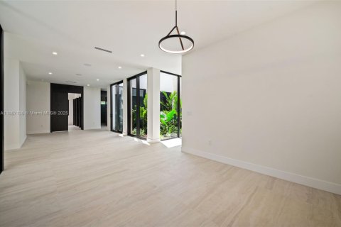Купить виллу или дом в Майами, Флорида 4 спальни, 390.19м2, № 2017222 - фото 7