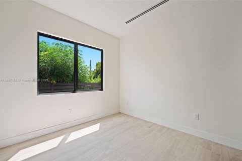 Купить виллу или дом в Майами, Флорида 4 спальни, 390.19м2, № 2017222 - фото 20