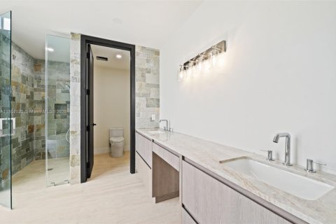 Купить виллу или дом в Майами, Флорида 4 спальни, 390.19м2, № 2017222 - фото 17