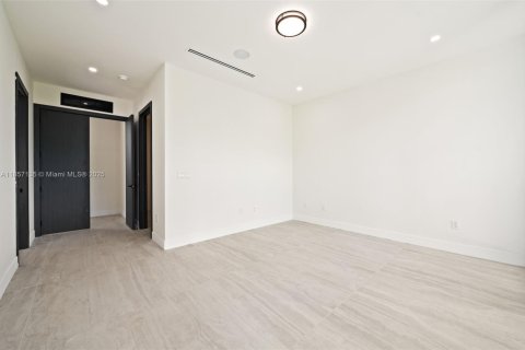 Купить виллу или дом в Майами, Флорида 4 спальни, 390.19м2, № 2017222 - фото 14