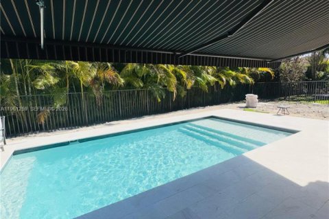 Casa en venta en Weston, Florida, 5 dormitorios, 285.95 m2 № 2031764 - foto 5