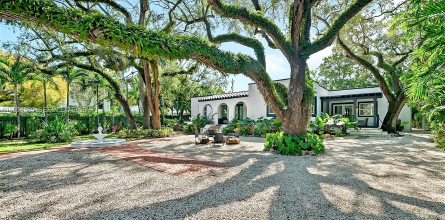 Дом в Майами, Флорида 4 спальни, 228.73м2 № 2006820