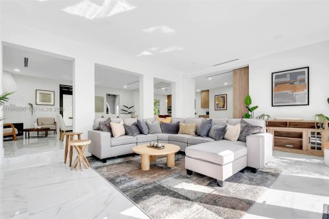 Купить виллу или дом в Майами, Флорида 4 спальни, 228.73м2, № 2006820 - фото 5